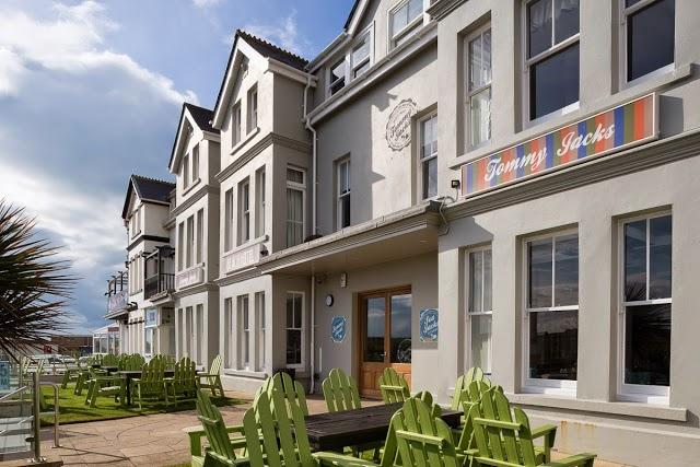 Tommy Jacks Beach Hotel